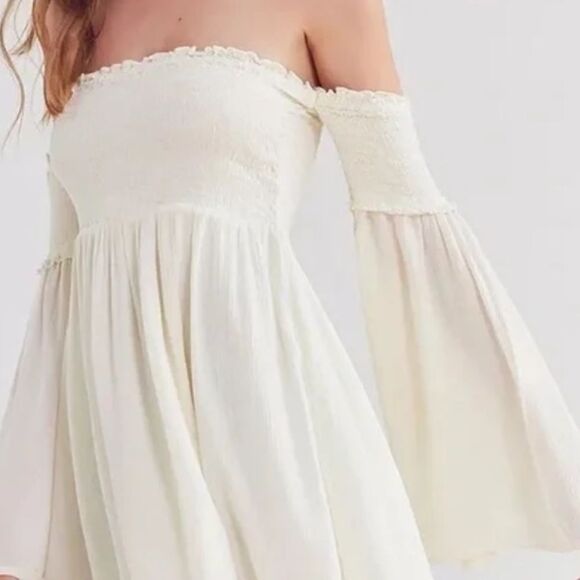 Ecote Women's Elora Cream Off the Shoulder Smocked Tunic - Picture 1 of 7